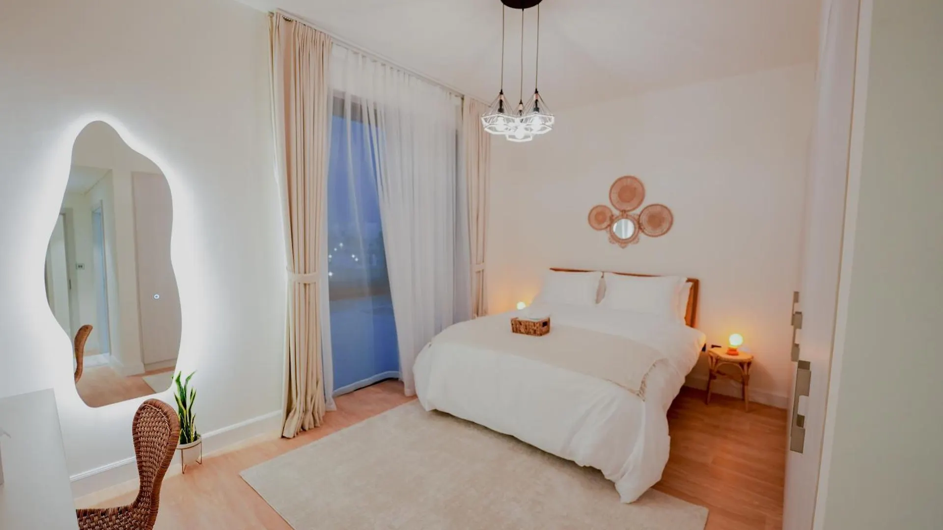 Yas Island Villa- 4Br Luxury Smart Home, Up To 9 Guests, Near Yas Theme Parks 阿布扎比 别墅